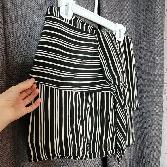 Zara asymmetric lightweight skirt - Picture 11 of 14